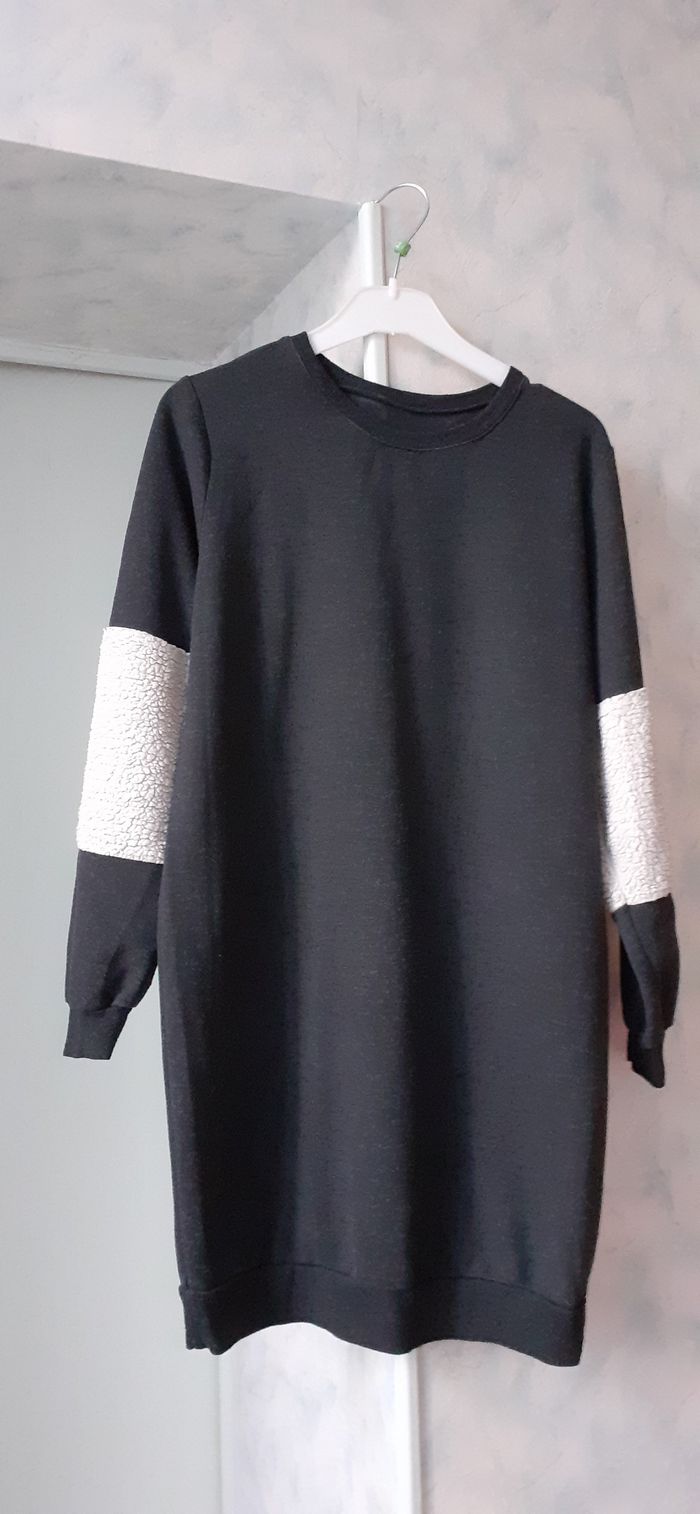 Sweat ou robe femme taille 40-42