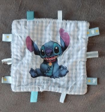 Doudou Lilo & Stitch carré plat - vichy bleu - étiquettes