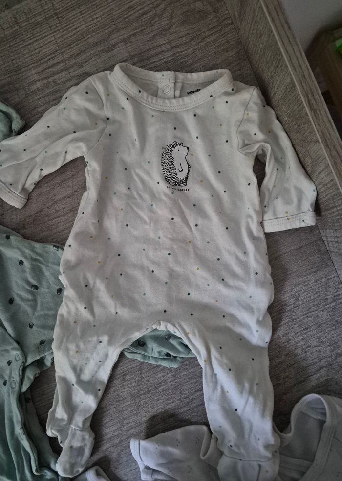 Lot de 2 pyjamas et 2 bodies 1 mois vertbaudet - photo numéro 4