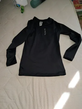 Tshirt de sport garçon taille 8 ans