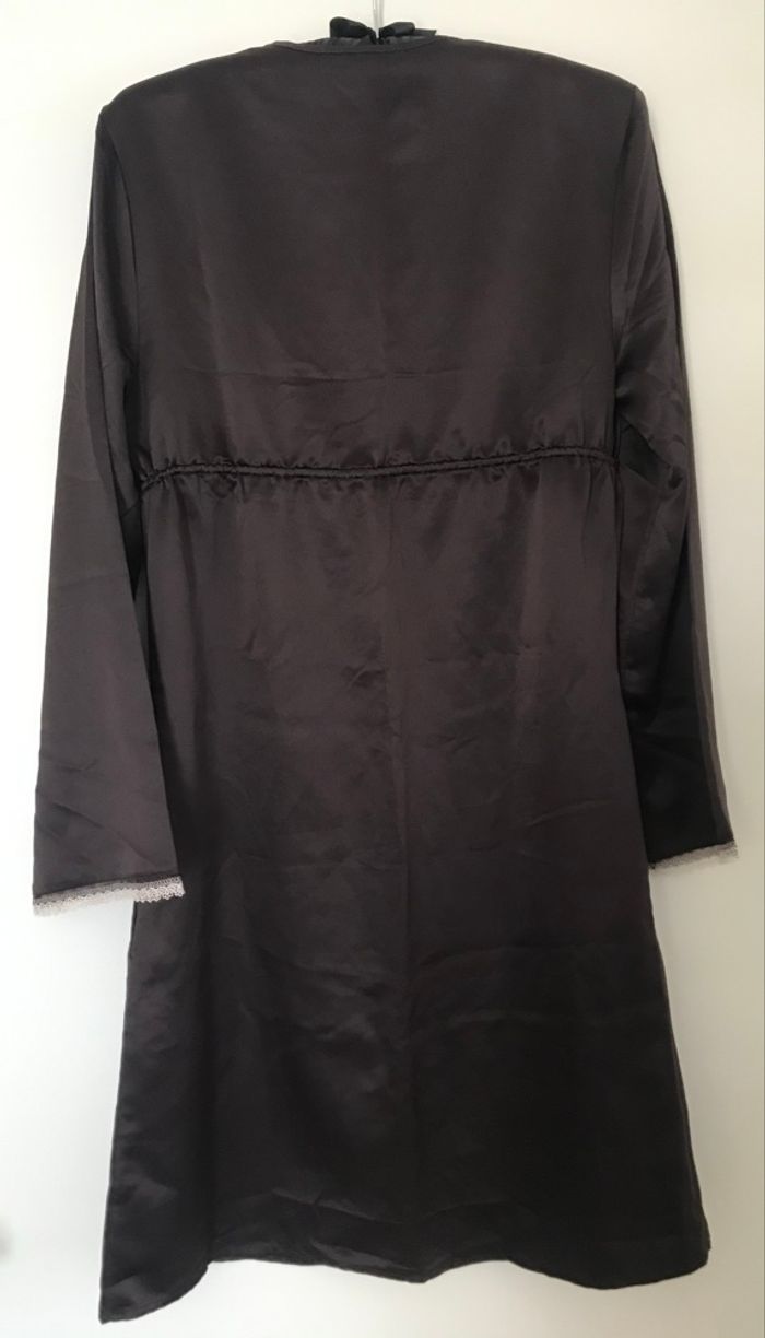 Déshabillé satiné avec dentelle Darjeeling marron et beige taille 1 - photo numéro 3