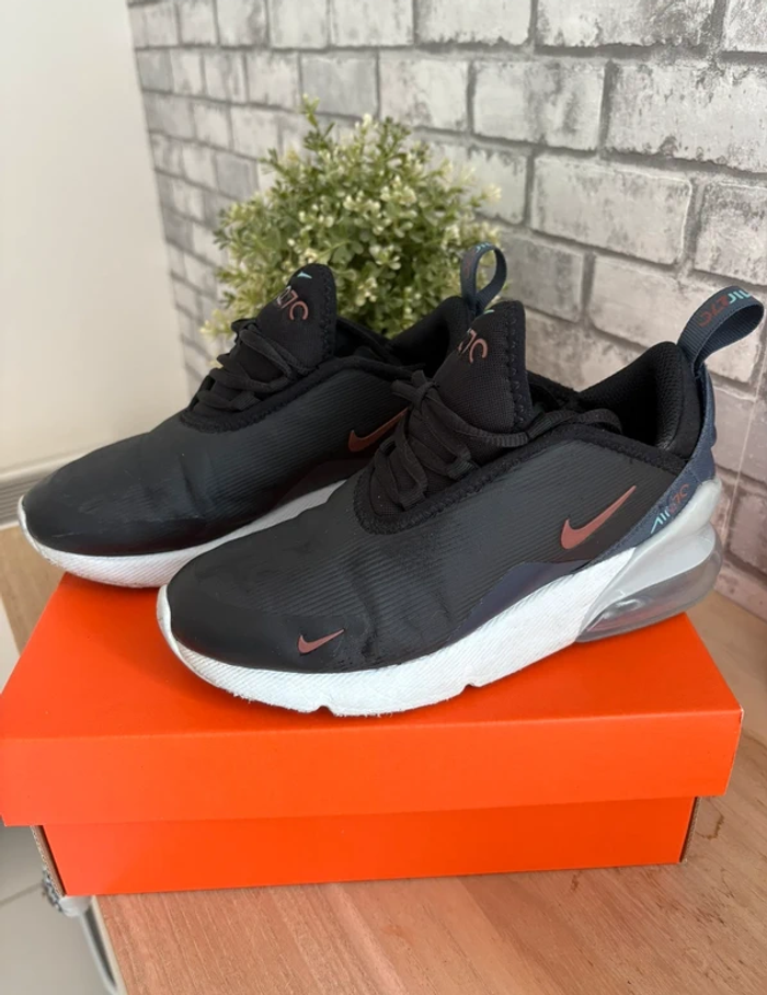 Basket Nike air max 270 T 33 enfant noel cadeau idée