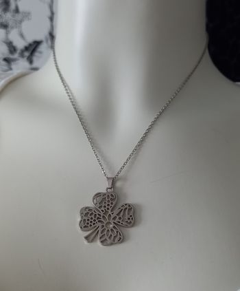 Collier métal trèfle