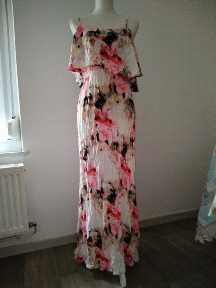 Robe légère longue à fleurs rose