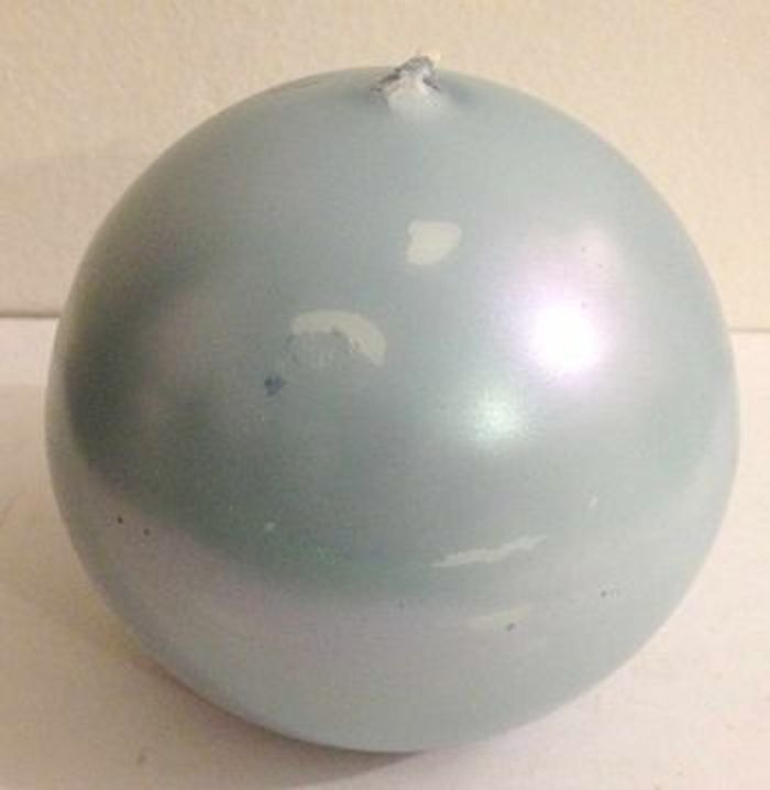 Bougie bleue claire de forme ronde pour festivité ou autre - photo numéro 2