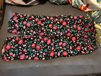 Pantalon fleurie à poches
