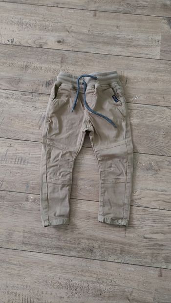 Pantalon 24 mois.