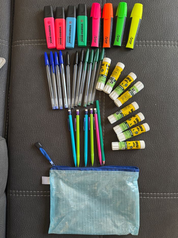 Lot fournitures scolaires