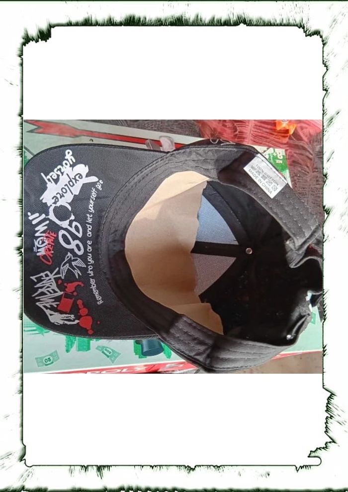 Casquette multicolore avec des inscriptions dessus et réglable - photo numéro 5