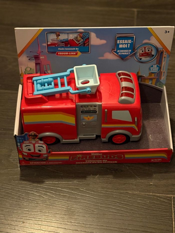 Camion de pompiers Firebuds Bo & flash