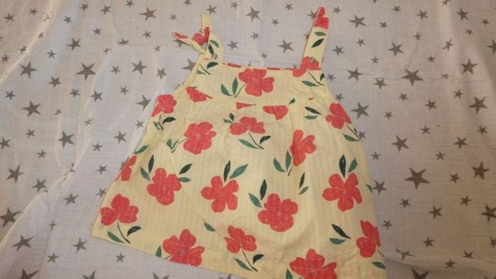 Débardeur jaune fleurs TAO -  NEUF  – 18 mois fille