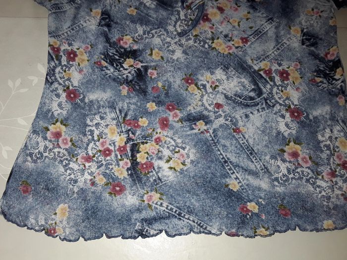 🔮 Tee Shirt Léger Bleu Fleuri Taille 40 🔮 - photo numéro 5