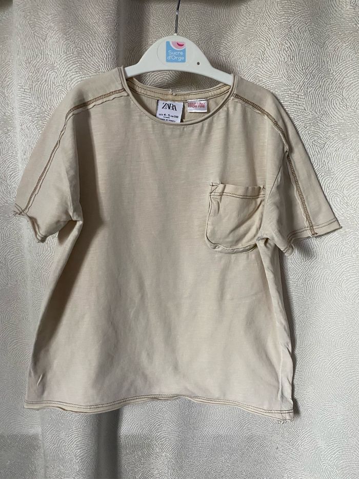 Très beau T-shirt beige coutures marron 4-5 ans Zara