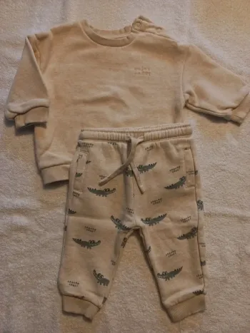Ensemble sweat et pantalon 6 mois