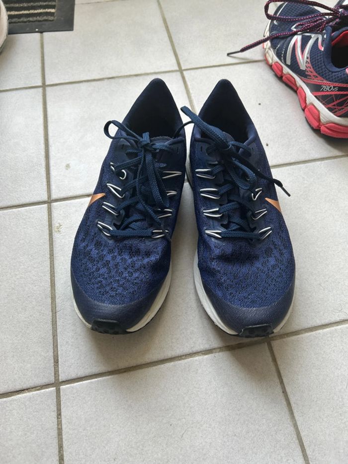 Basket Nike zoom taille 39 - photo numéro 3