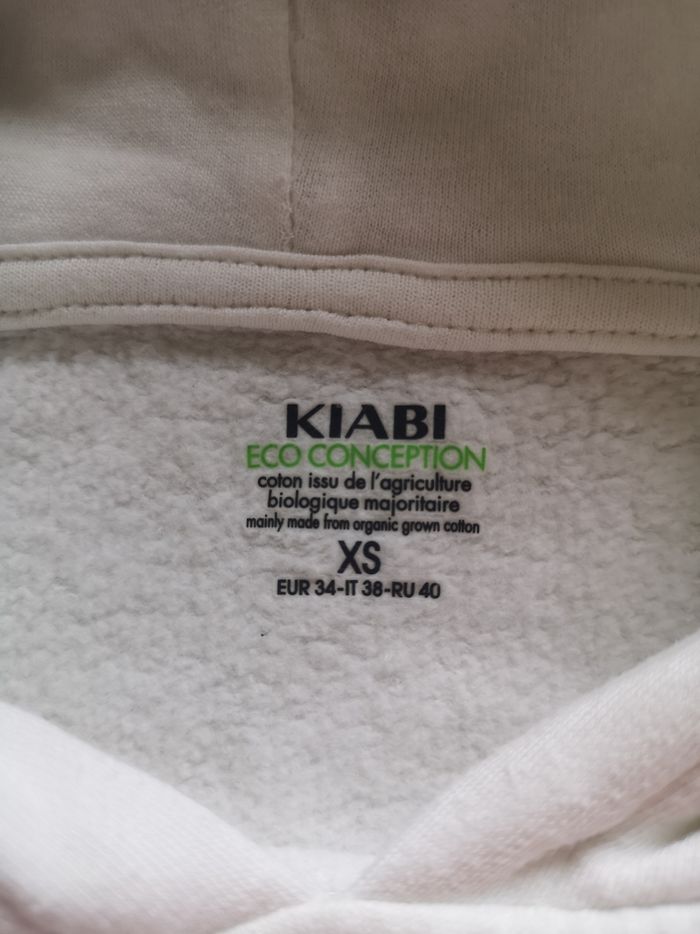 Sweat à capuche TBE - photo numéro 3