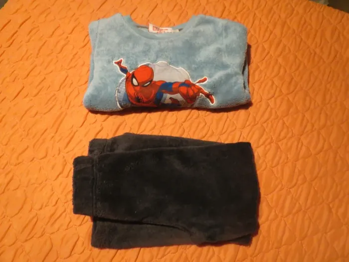 Pyjamas taille 3ans garçon
