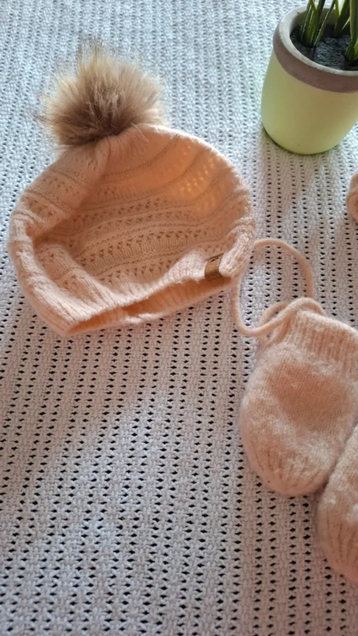 Ensemble Bonnet-Snood-Gants - photo numéro 2