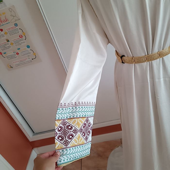 Caftan takchita robe de soirée blanche brodée - photo numéro 10