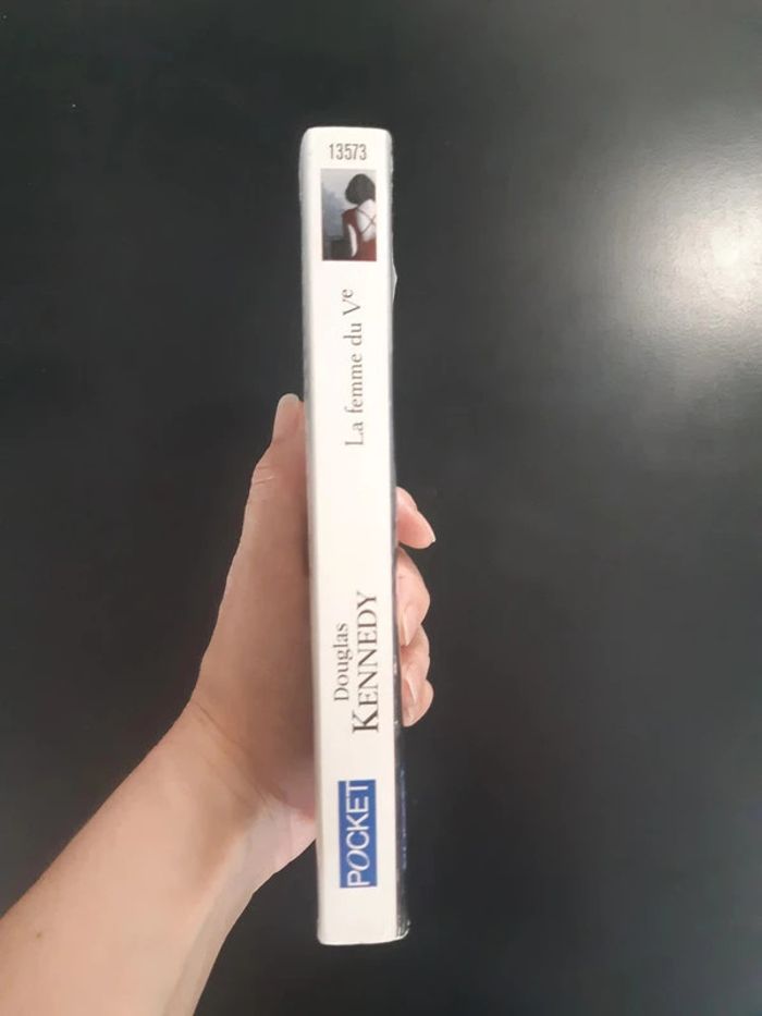 Livre / Roman 👗 - photo numéro 3