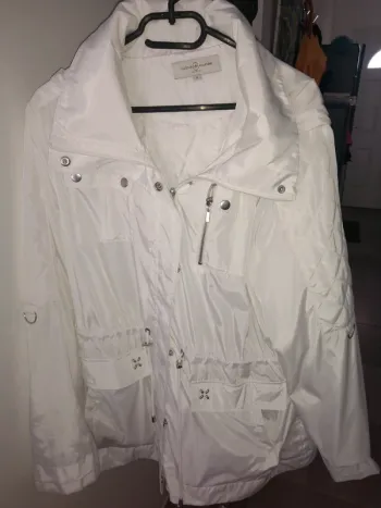 T4 manteau blanc UJA