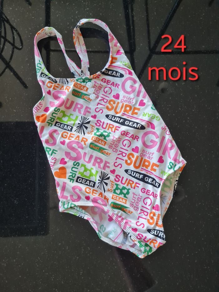 ● 24 mois ● Maillot de bain Tex