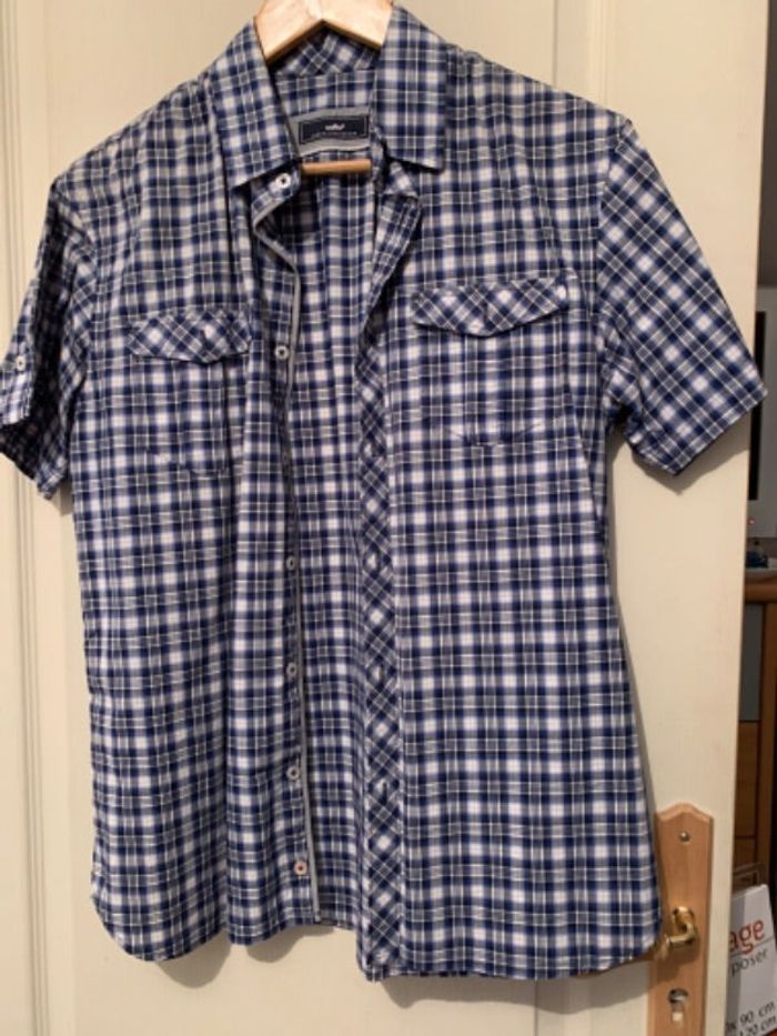 Chemise à carreaux