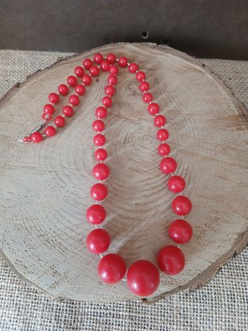 Collier rouge