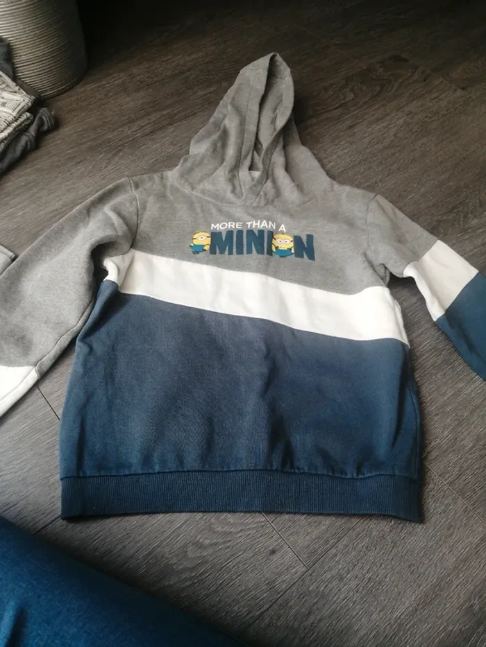 Sweat a capuche minions  10A