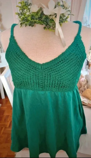 Top vert dos decolté Kiabi Taille L Neuf