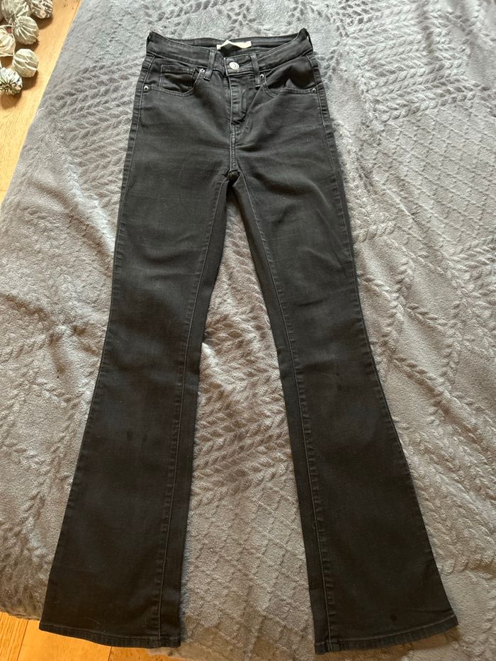 Jean noir levi’s - photo numéro 2