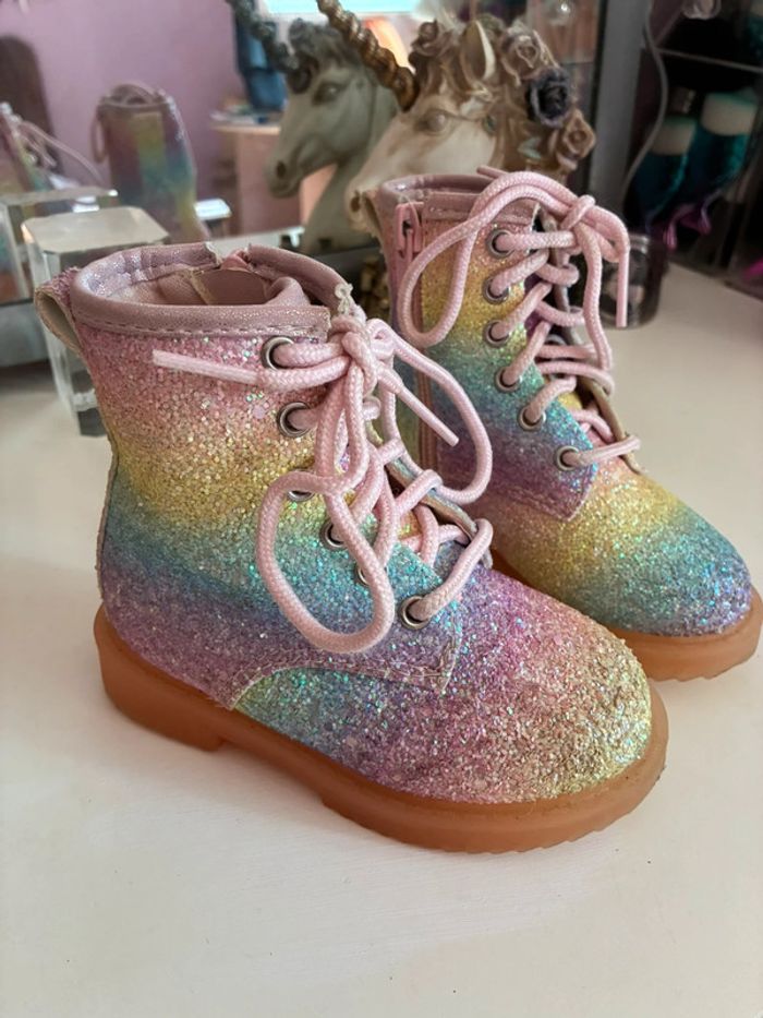 Bottes arc-en-ciel à paillettes , taille 22, Primark. - photo numéro 8