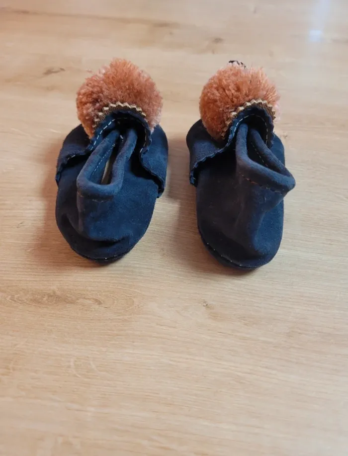 Chaussons en cuir à pompon fille 19 - photo numéro 4