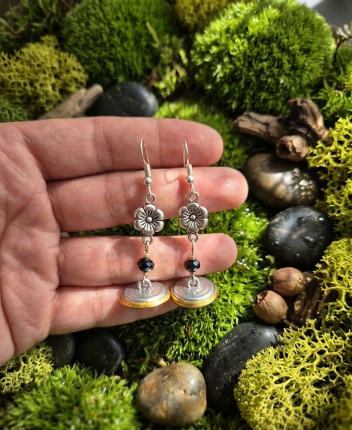 Boucles d’oreilles "Fleur de métal" - photo numéro 2