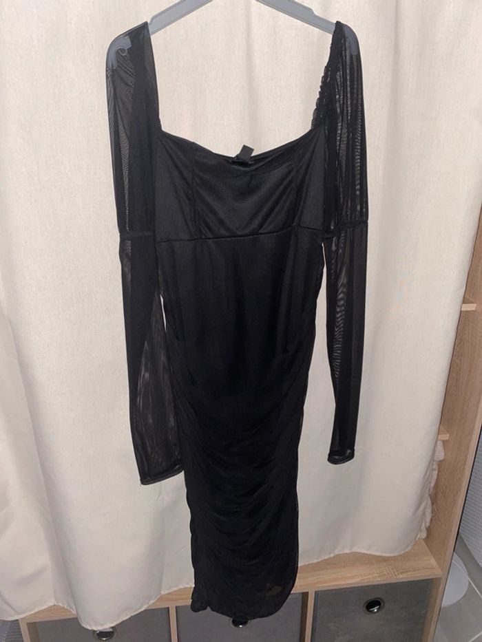 Robe noir - photo numéro 2