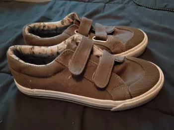 Chaussures à scratch