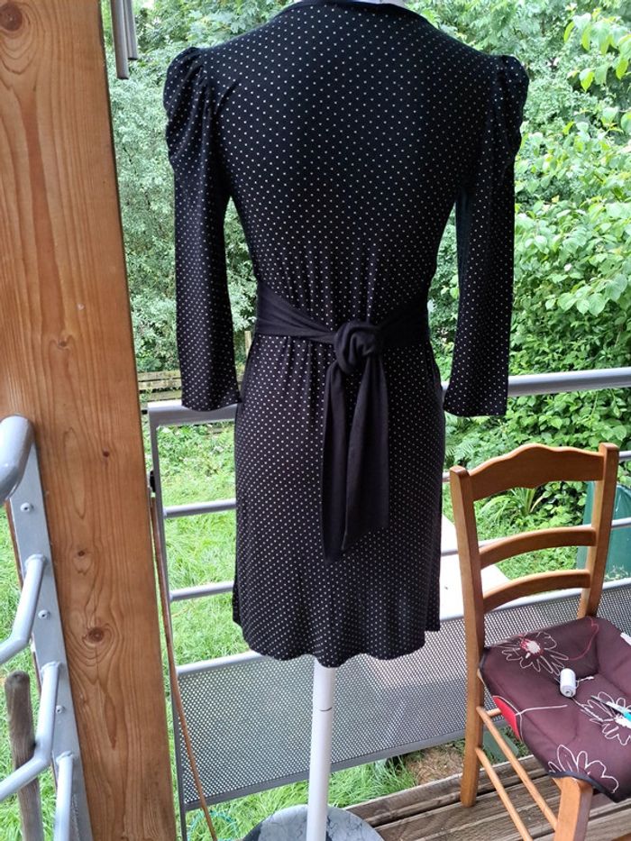 Robe à pois cintrée élégante 💮 - photo numéro 3