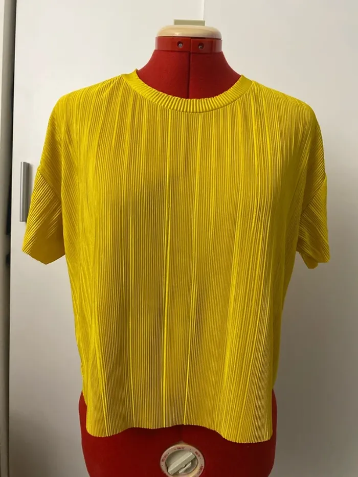 Top manches courtes plissé jaune Bershka