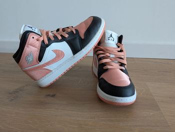 Air Jordan 1 Mid "Madder Root" GS (EU 39 / US 6.5Y)