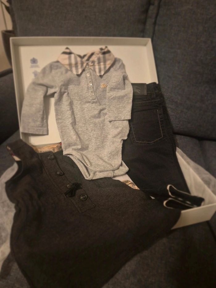 Lots vêtements bb 6. 12 mois burberry - photo numéro 3