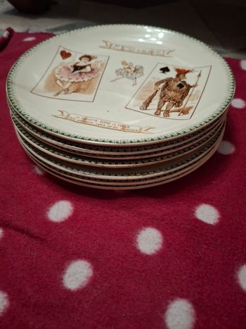 Lot de 7 assiettes anciennes