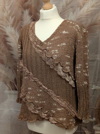 Pull à empiècement dentelle