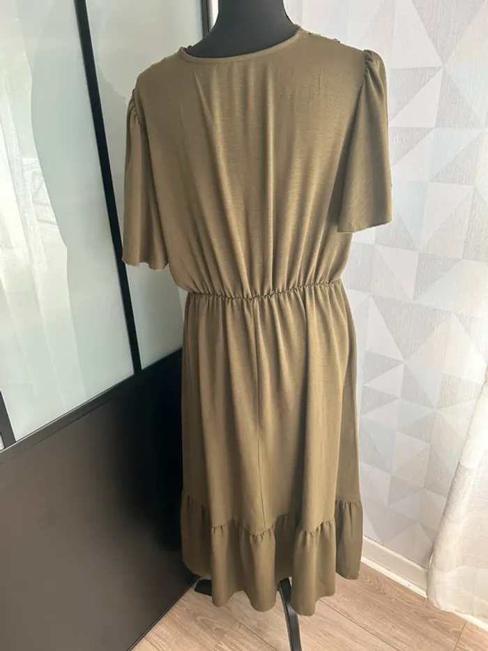 Jolie robe longue  kaki - photo numéro 2