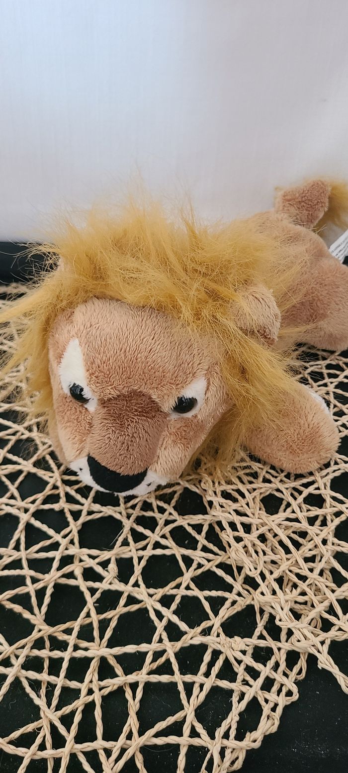 doudou lion corps souple couché