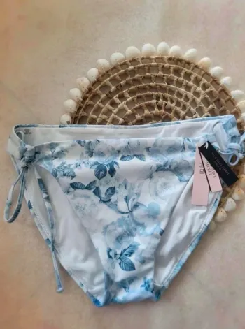 Bas  de maillot de  bain  Victoria  Secret  taille  L neuf