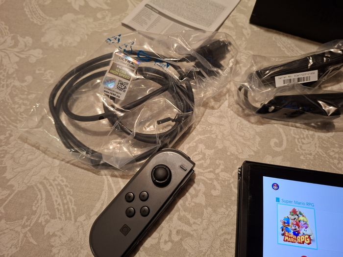 Nintendo Switch 32 Go Console avec Manettes Joy-Con Grises Non Patché - photo numéro 3