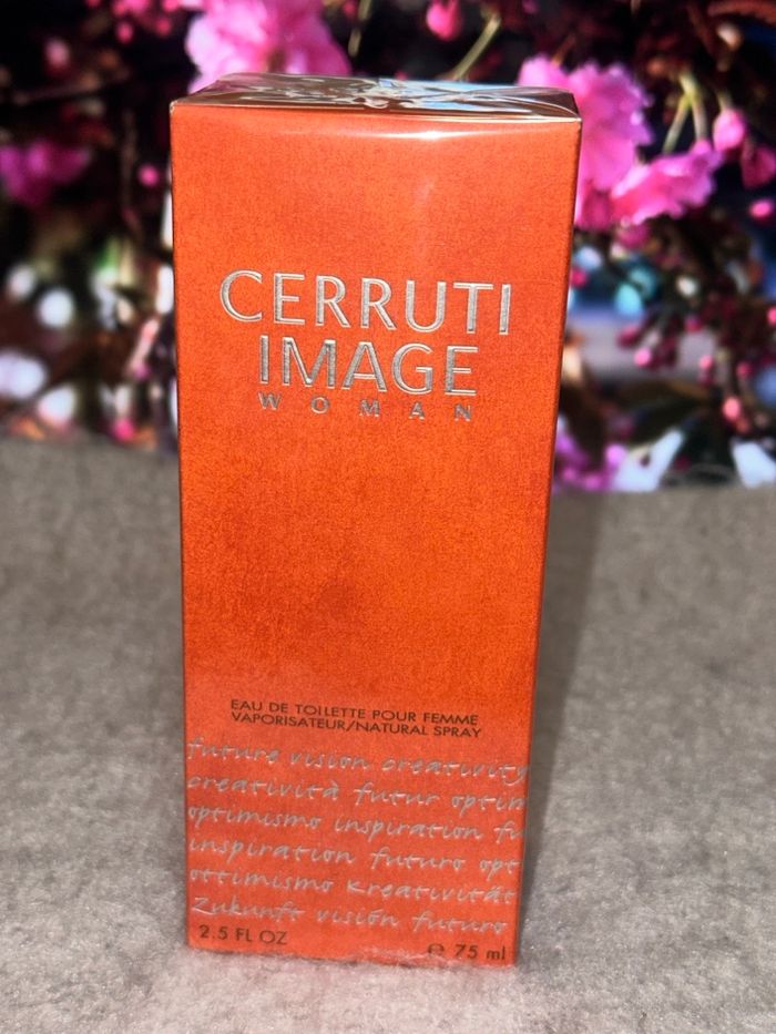 Cerruti image woman - photo numéro 2