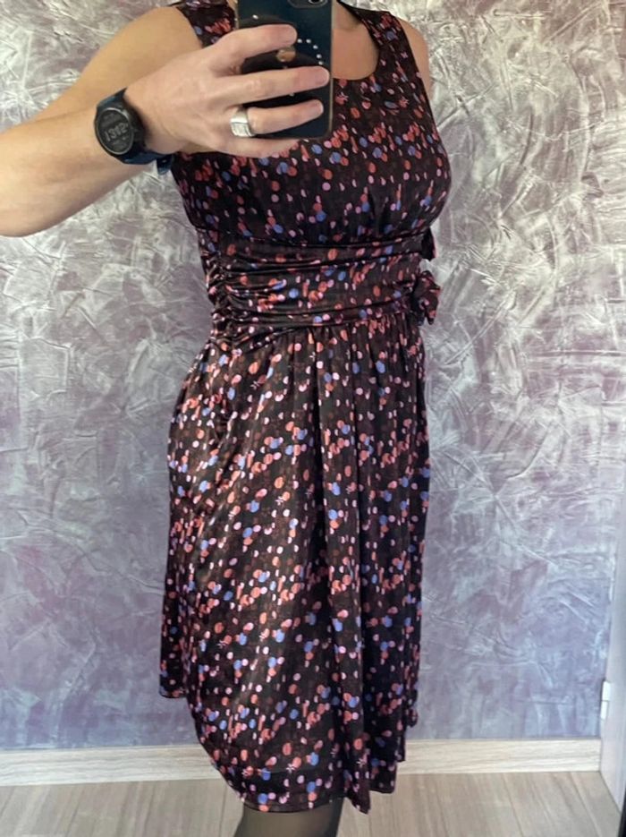 Superbe robe chic resserrée à la taille - photo numéro 3