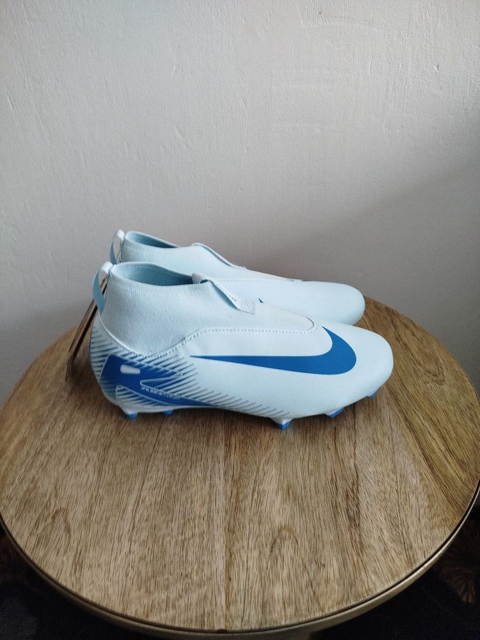 Crampons Nike 36,5 - photo numéro 6