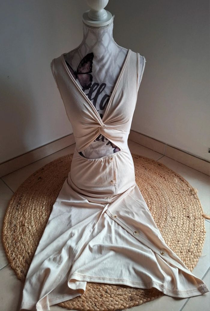 Longue robe beige d'été 🩷